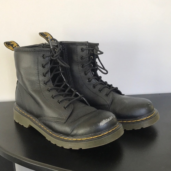 Dr. Martens Shoes - Dr Martens Airware  8 hole lace up boots - Size 5